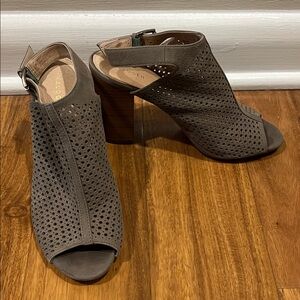 Halogen Gray Perforated Peep-Toe Block Heel Slingback Sandals